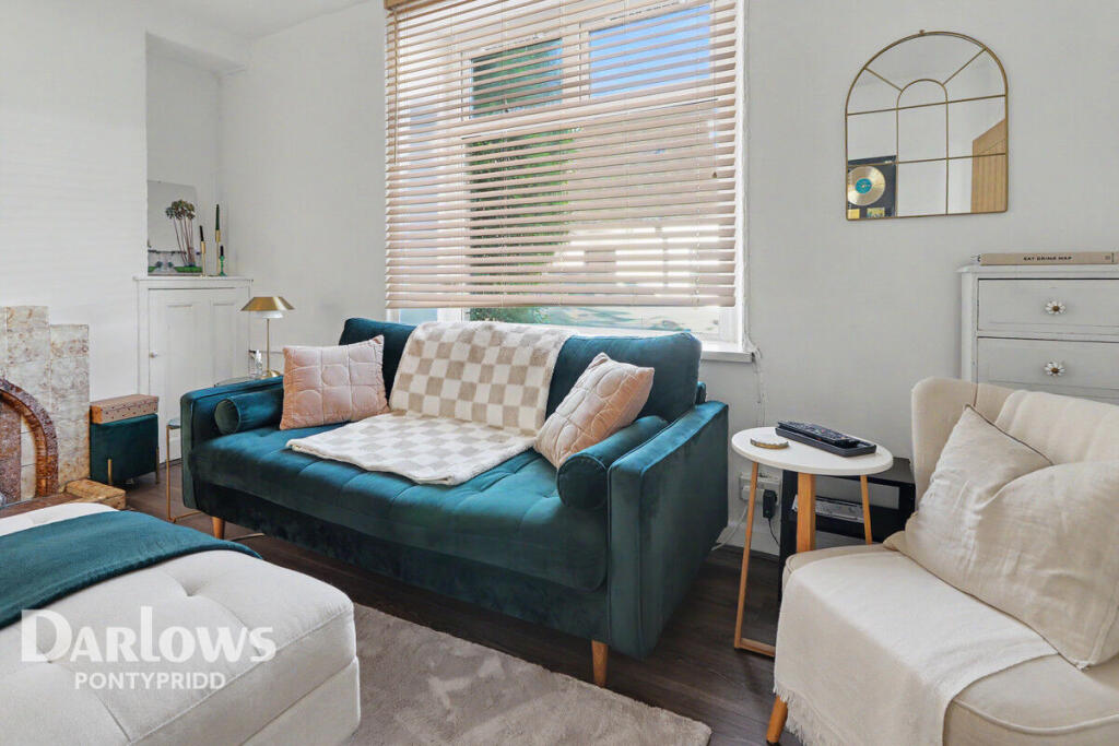 Rees Terrace, Pontypridd photo 3