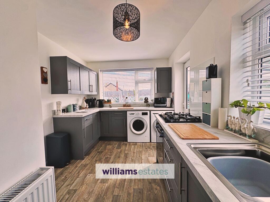 Towyn Road, Abergele, LL22 photo 4