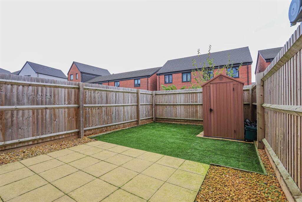 4-bed other on Heol Ty Draw, Barry, £300,000