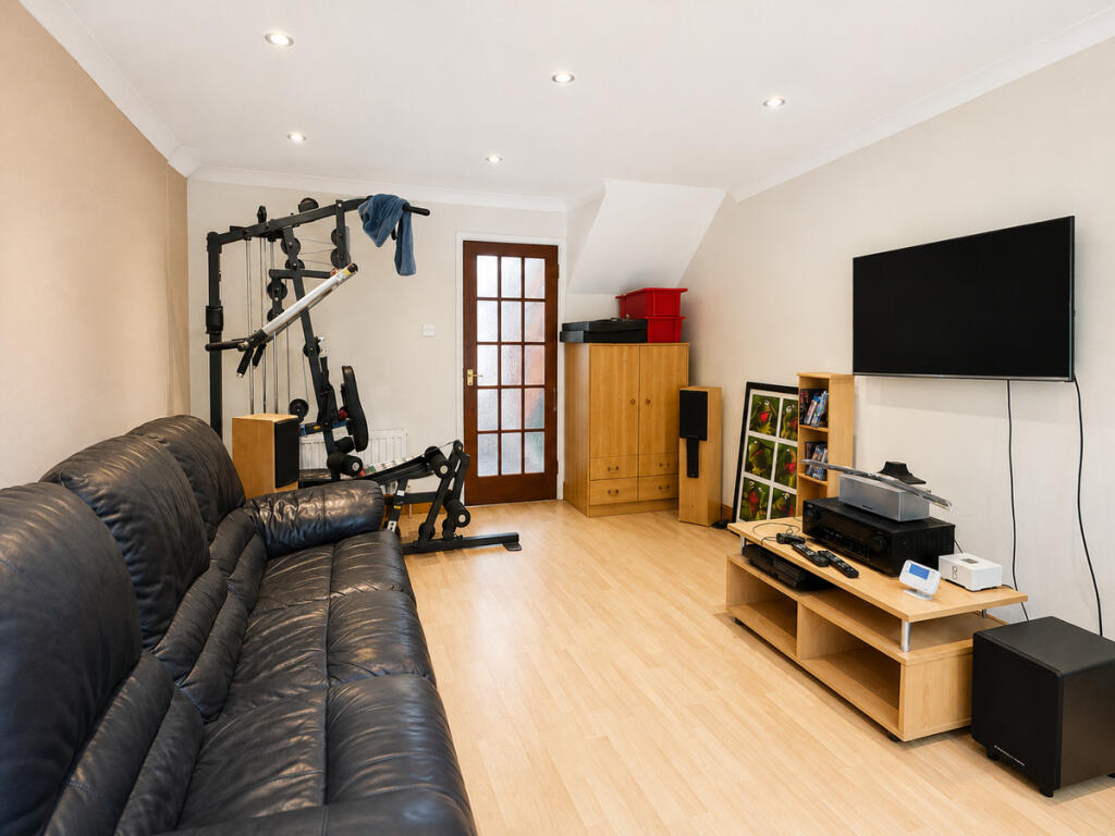 Thames Close, Ferndown, BH22 8 photo 4