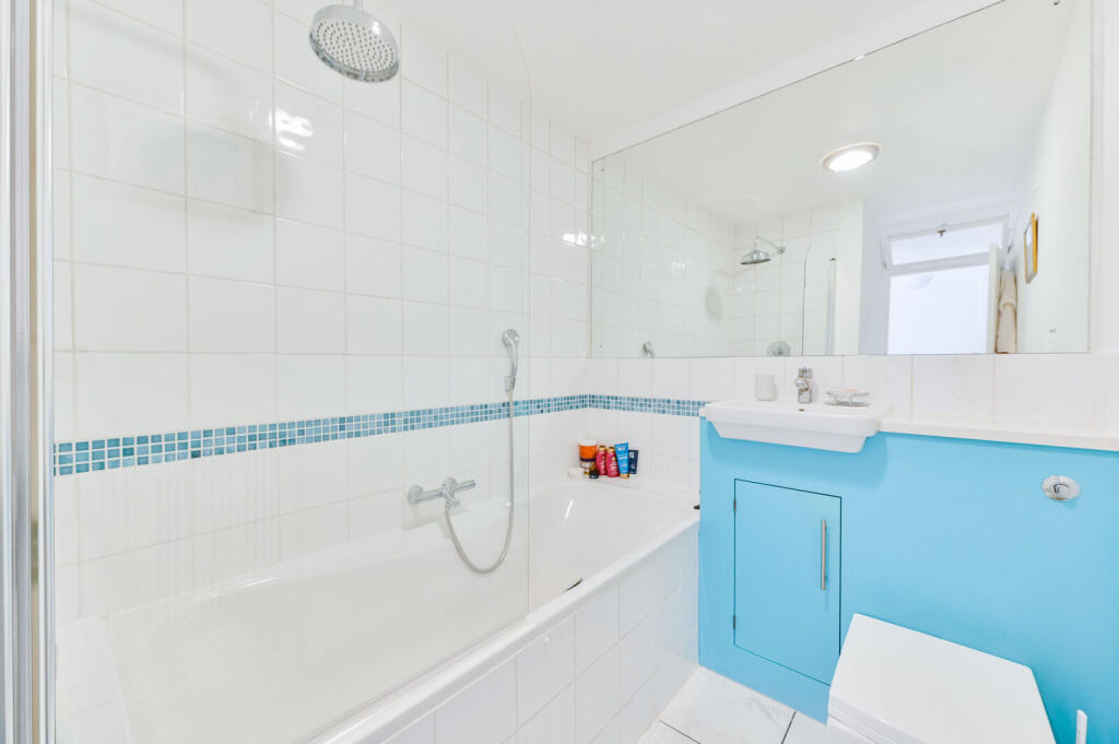 Apartment in London - More