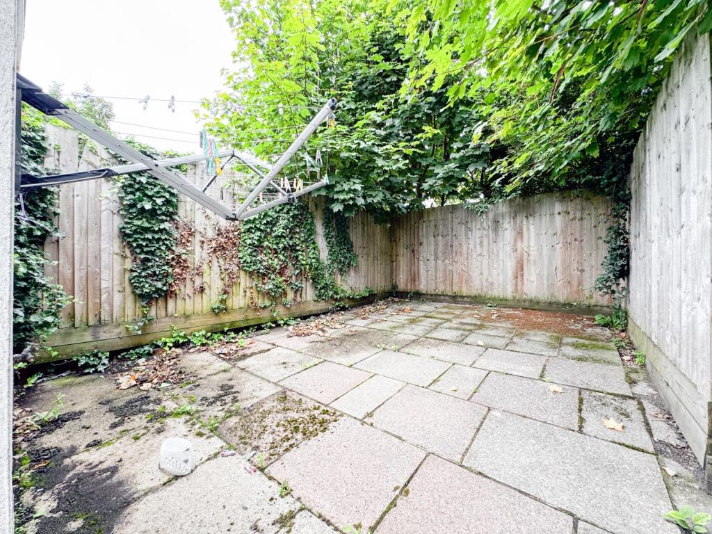 House in Cardiff, Cathays - More