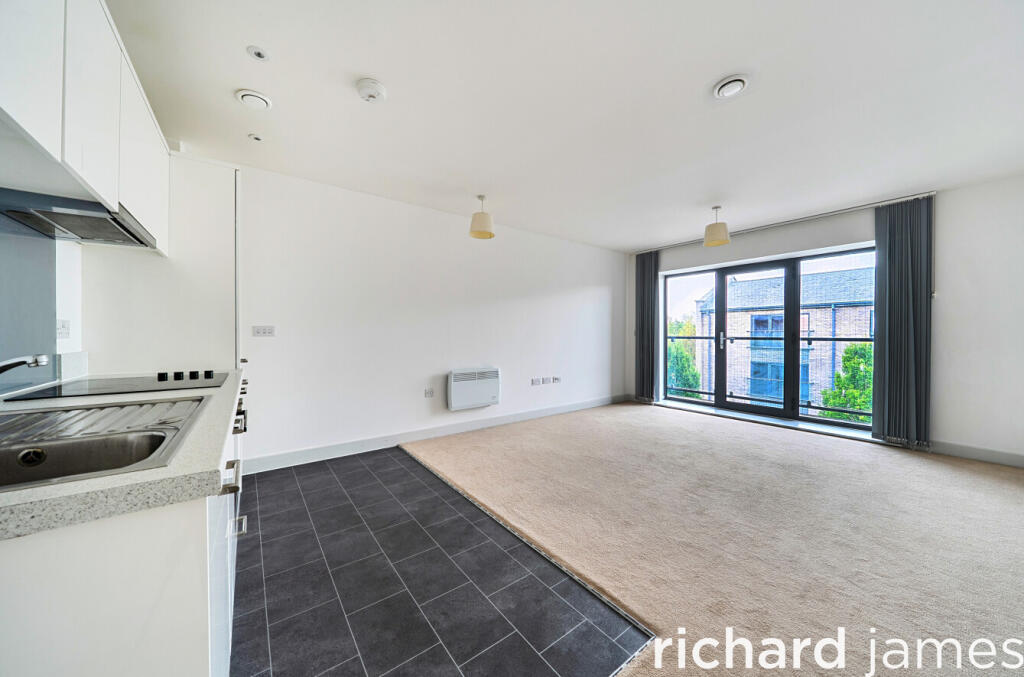 Apartment in Swindon - More