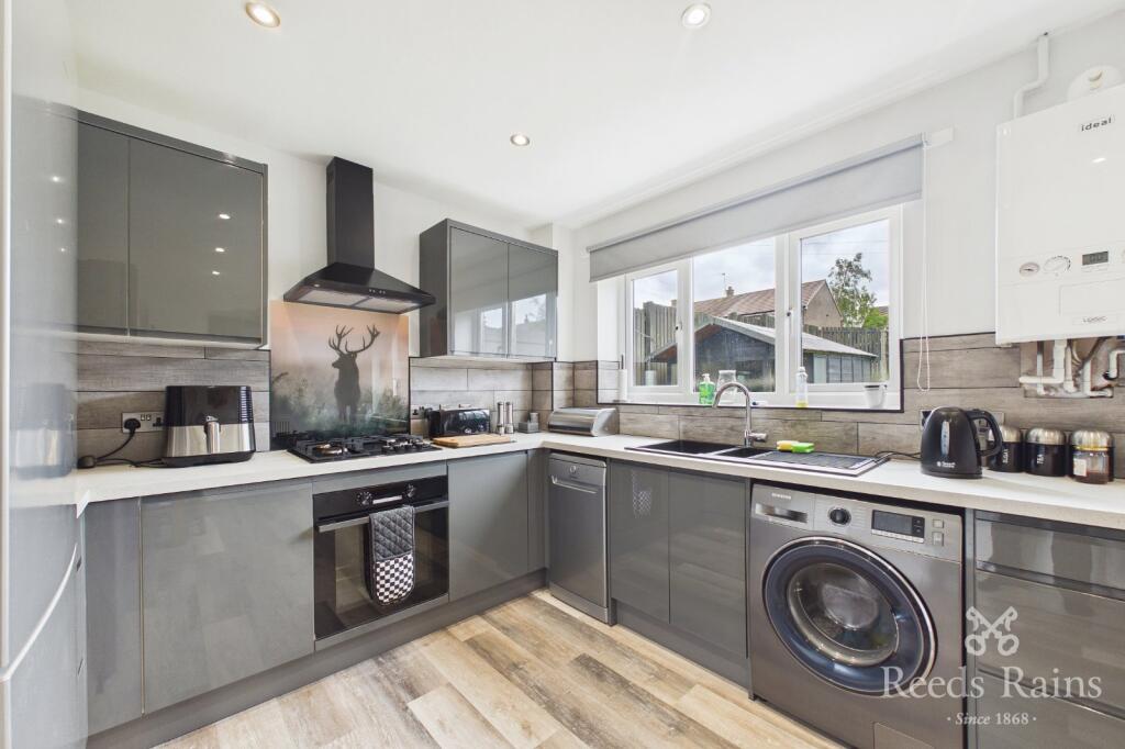 House in Calderdale, Illingworth - View 6