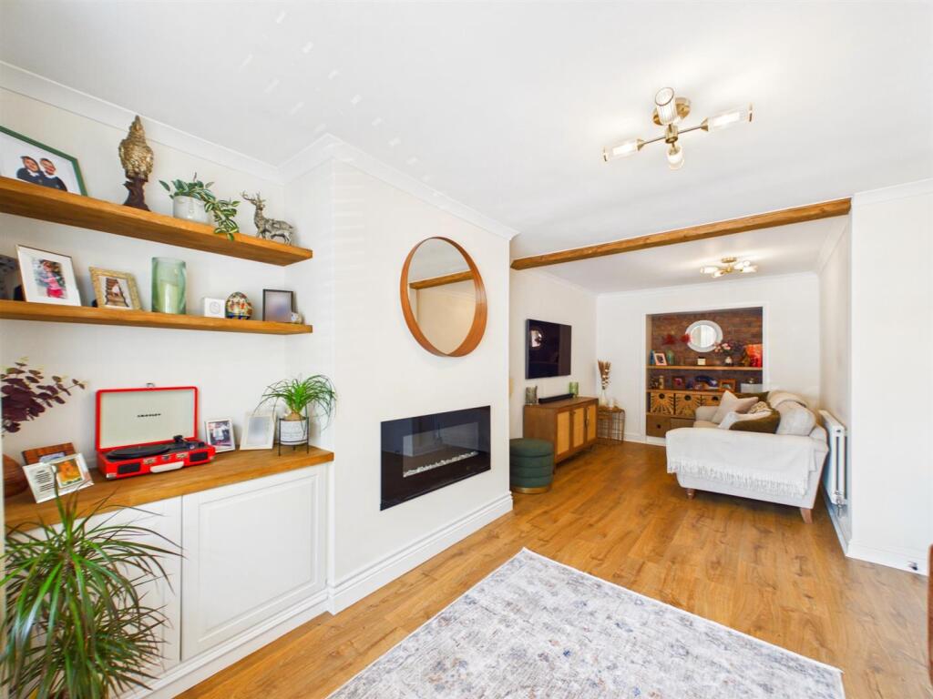 106 Garth Owen, Newtown photo 4