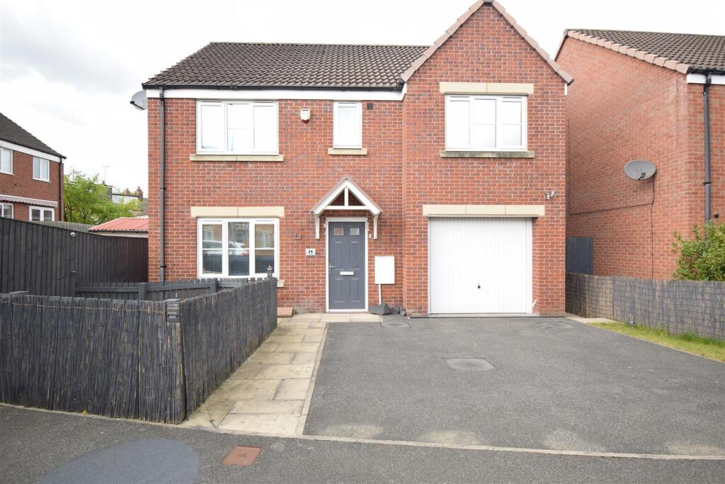 Main image of property: The Rowans, Robin Hood, Wakefield, WF3 3FA