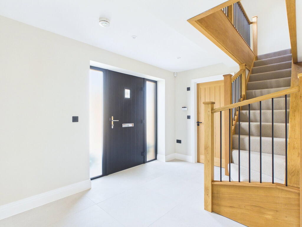 House in Watford - View 3