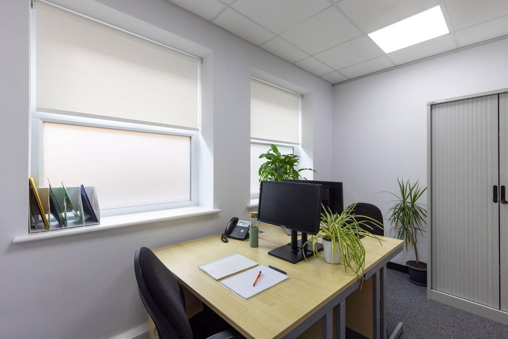 2 Person Ground Floor Office To Rent In Hitchin