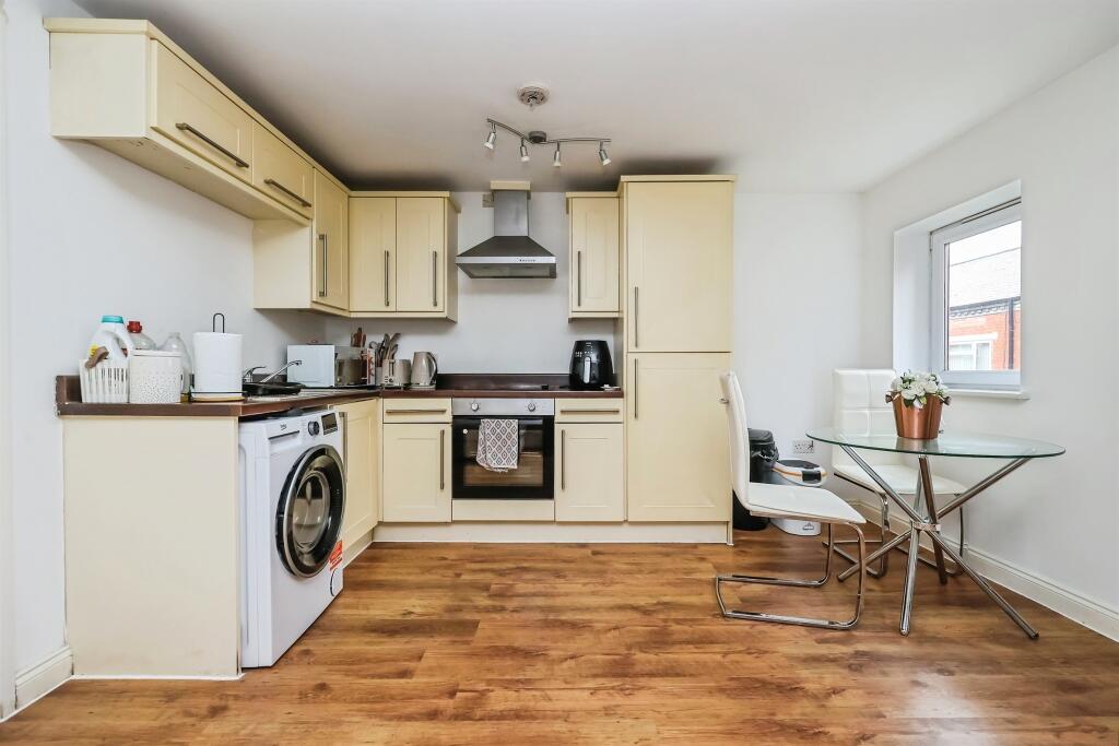 Titchfield Terrace, Hucknall, Nottingham - View 3