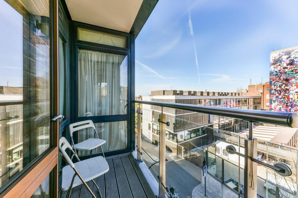 Apartment in London - More