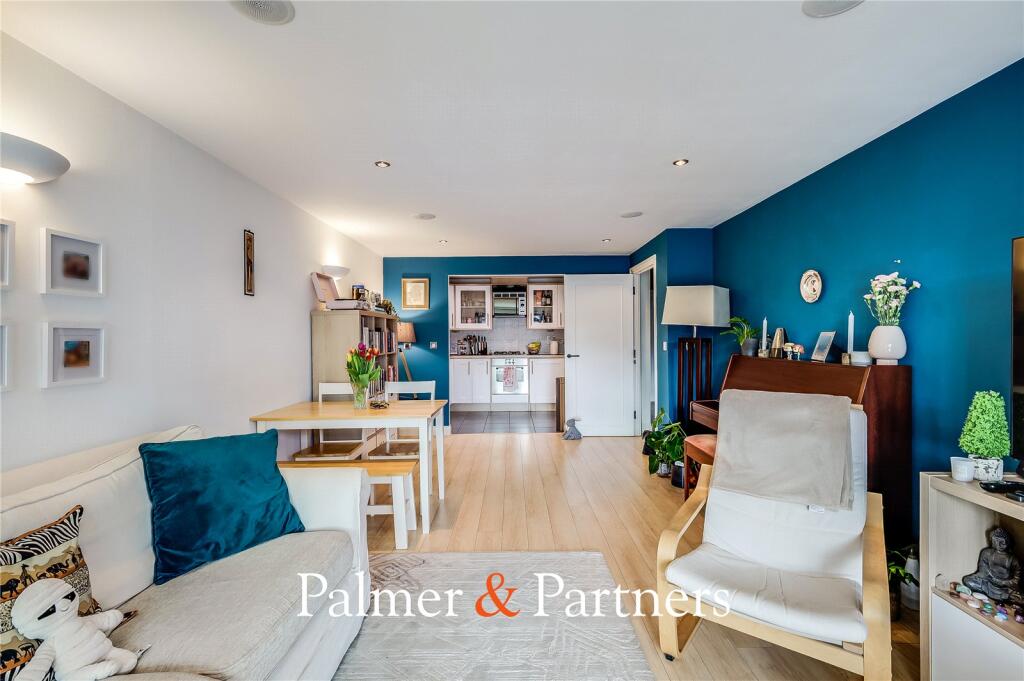 Apartment in Chelmsford - View 4