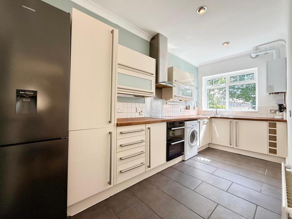 Apartment in Poole, Penn Hill - View 5