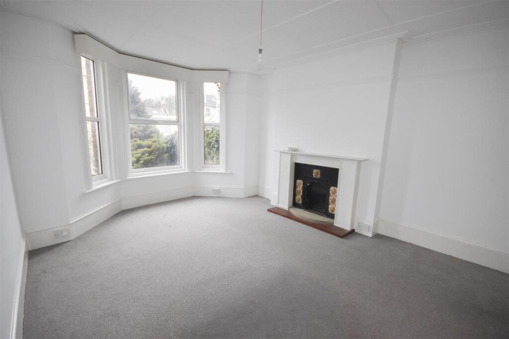 Apartment in Tonbridge - View 2