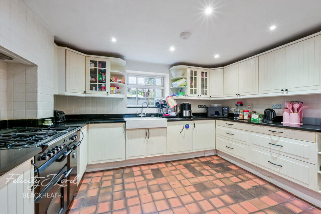 4-bed terraced on Woodhill, Woolwich, £730,000