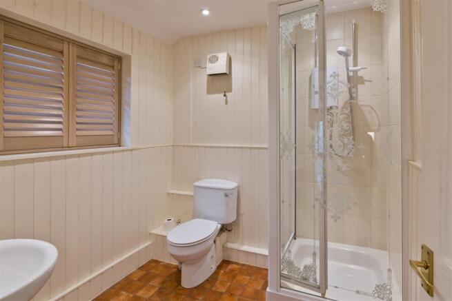 55 High Street - The Garden Cottage - Shower Room.
