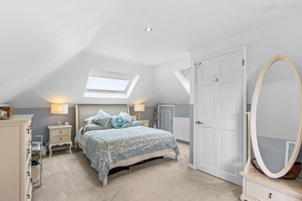 House in Tonbridge - More