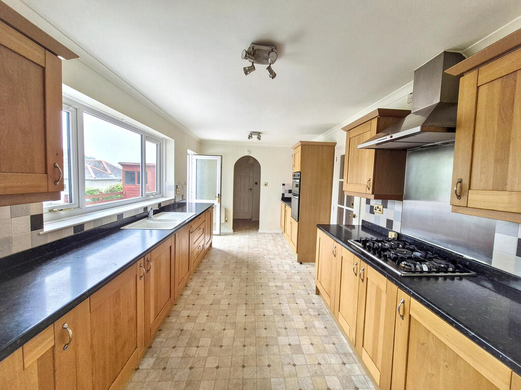 House in Helston, Cornwall - View 5