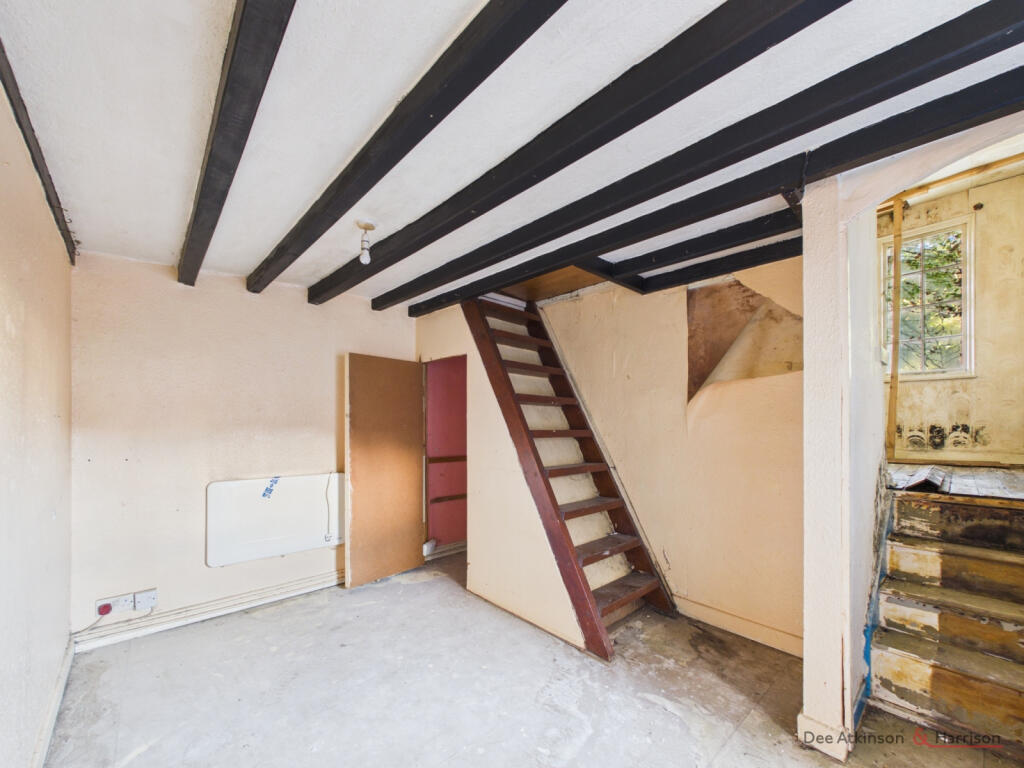 House in Scarborough, North Yorkshire - More
