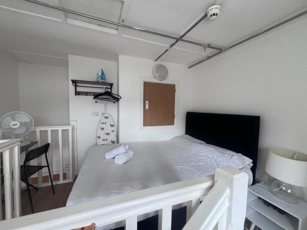 Apartment in Leeds - More