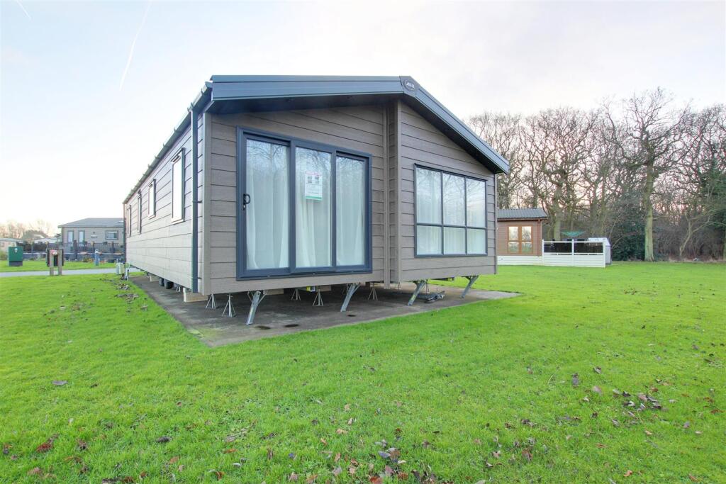 Main image of property: Woodthorpe Leisure Park, Woodthorpe, Alford