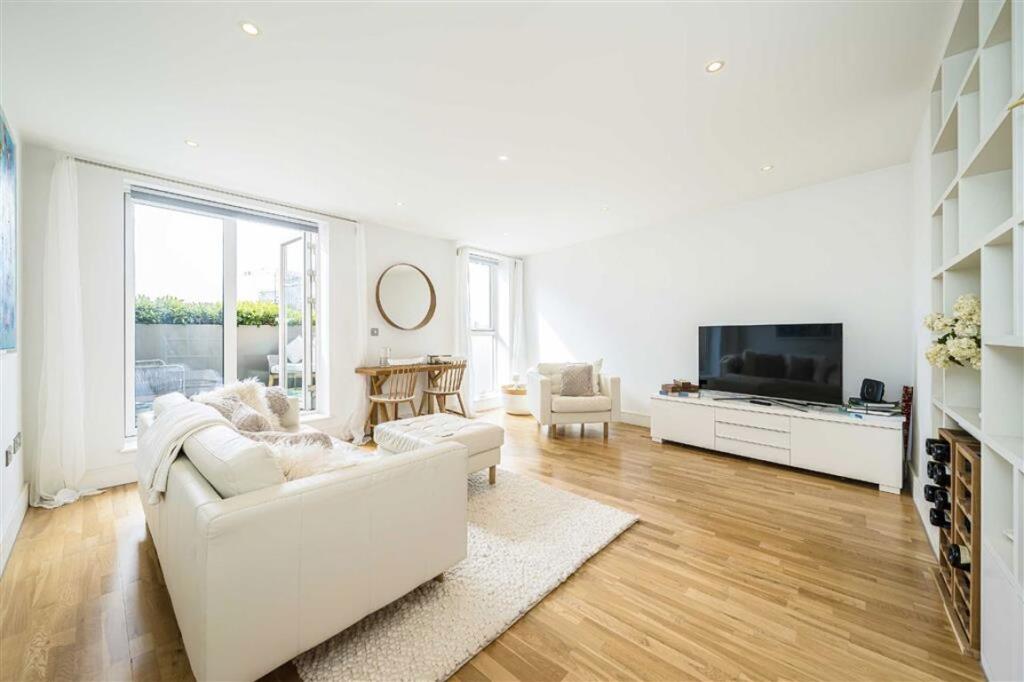 Main image of property: Great Suffolk Street, London Bridge