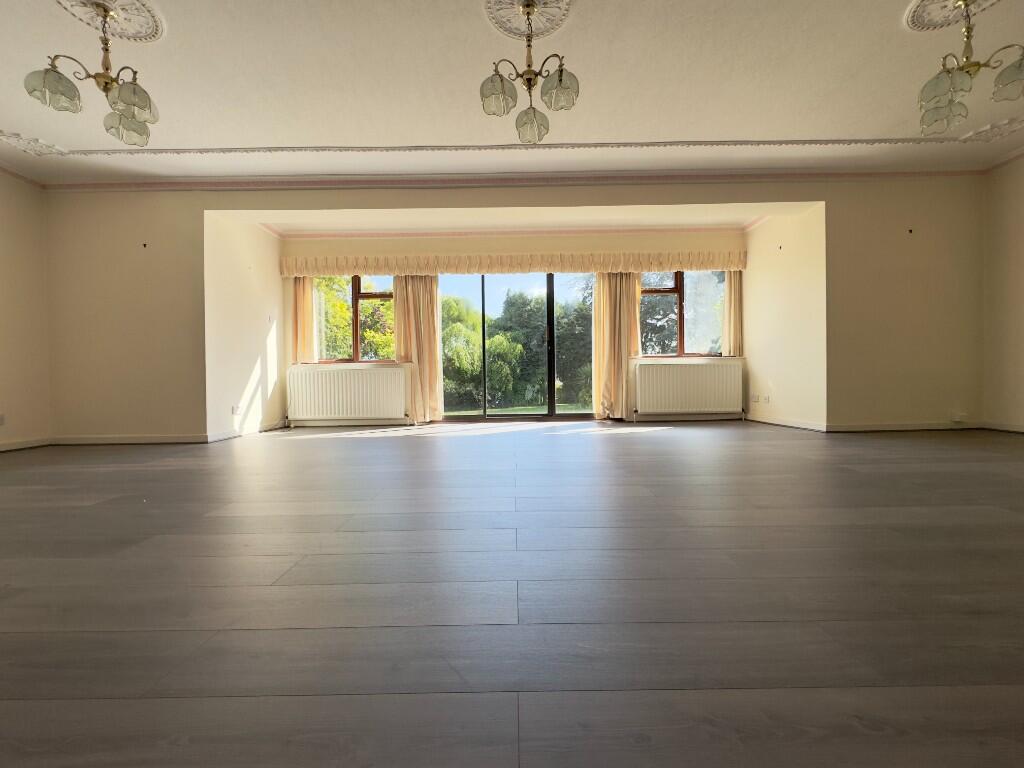 House in Nottingham, Bramcote - View 2