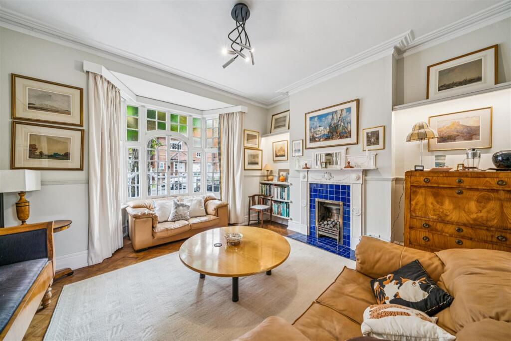 Queen Annes Grove, London, W4 photo 3