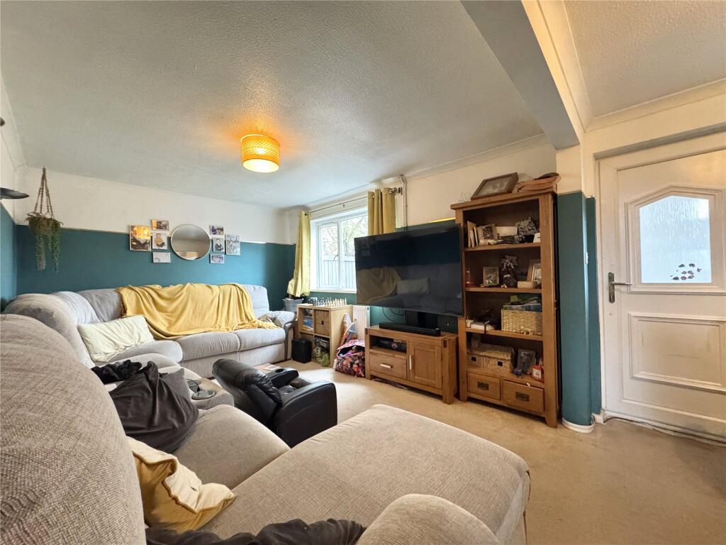 Culver Road, Basingstoke, Hampshire, RG21 photo 3
