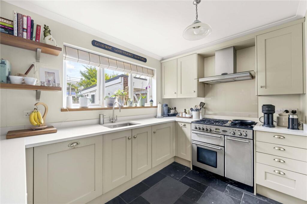 Sunna Gardens, Sunbury, TW16 – pohled 4
