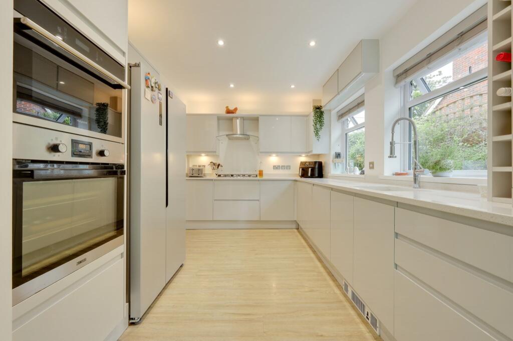 Ferndale Road, Burgess Hill, RH15 photo 3