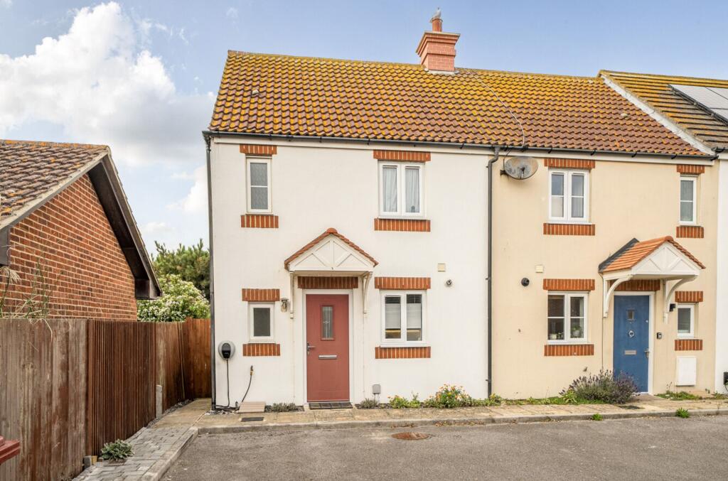 2-bed terraced on Tide Way, Bracklesham Bay, PO20, £310,000