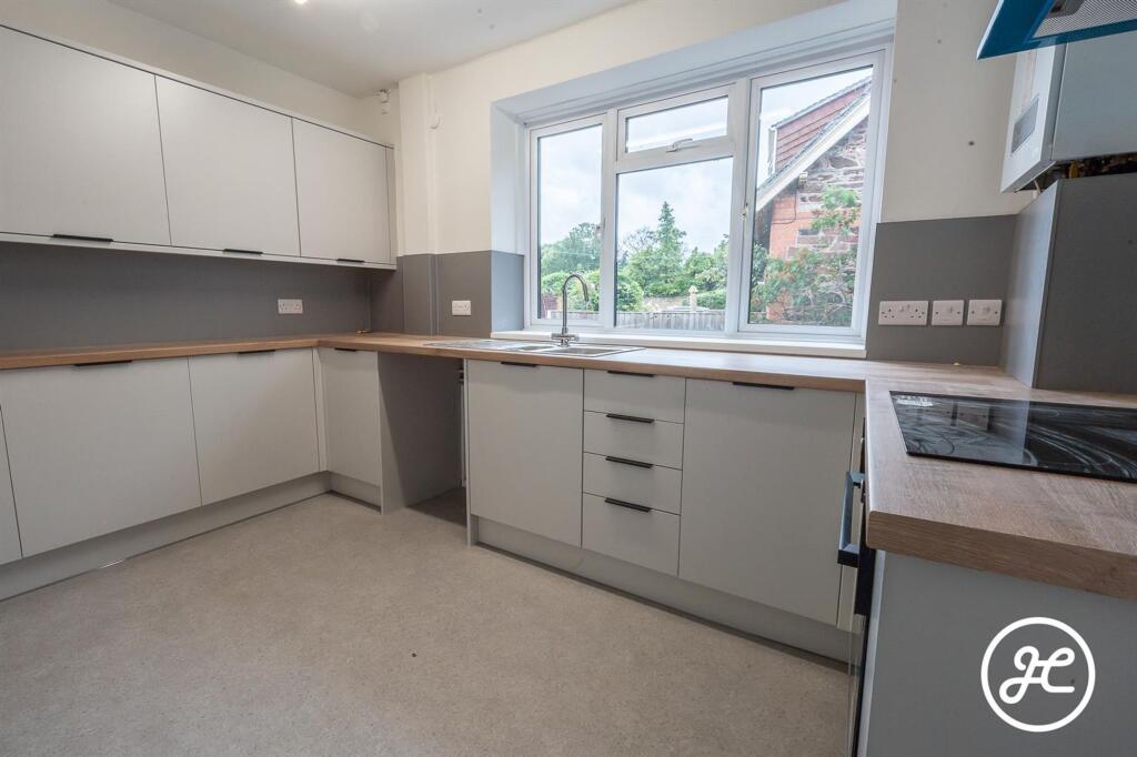 House in Taunton - View 5