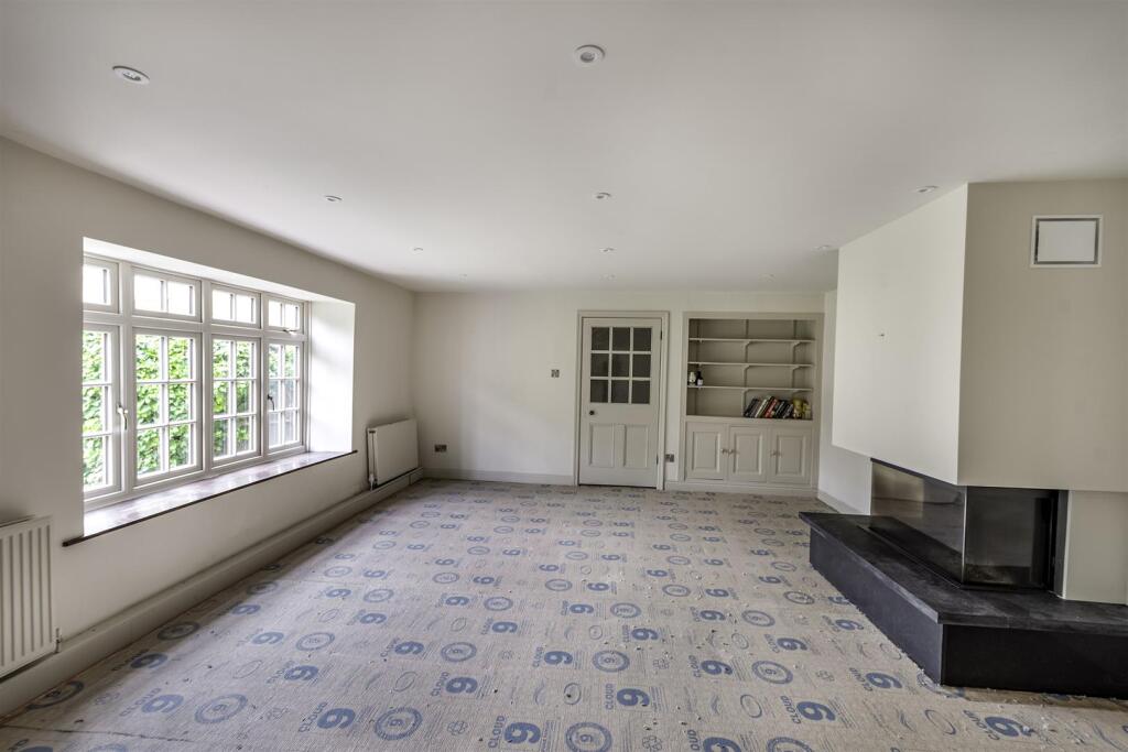 House in Rotherham, Whiston - View 4