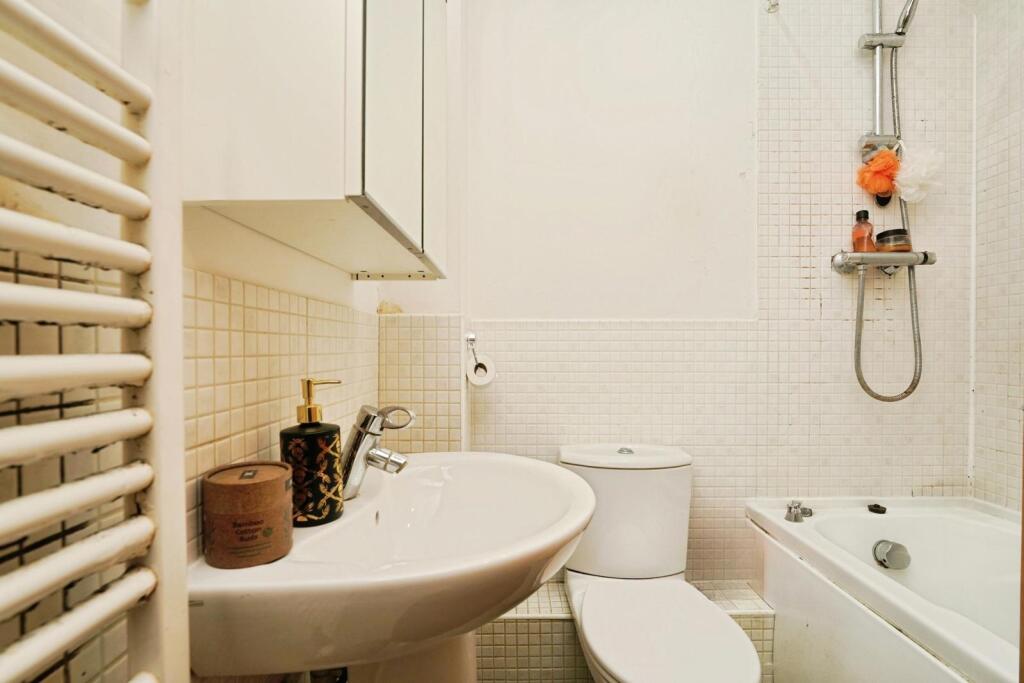 Apartment in Cheltenham, Marle Hill, St Paul’s - View 5