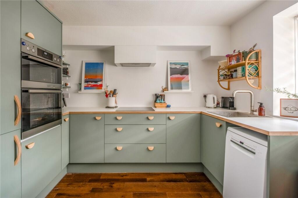 Apartment in Hove, Brighton and Hove - View 4