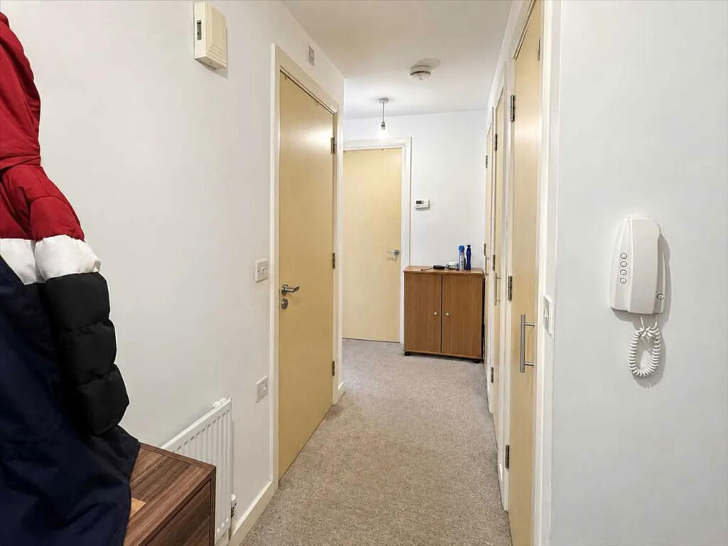 Apartment in Twickenham - View 2