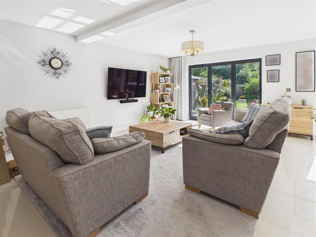 House in Worcester, Worcestershire - View 5