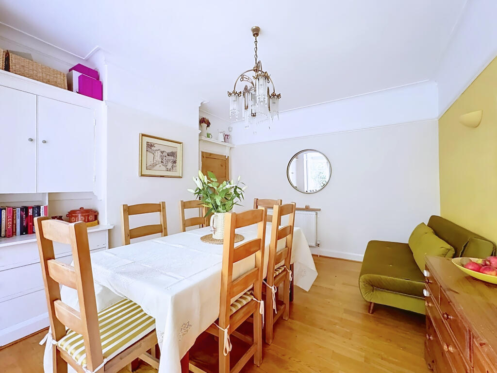 House in Leeds, West Yorkshire - View 5