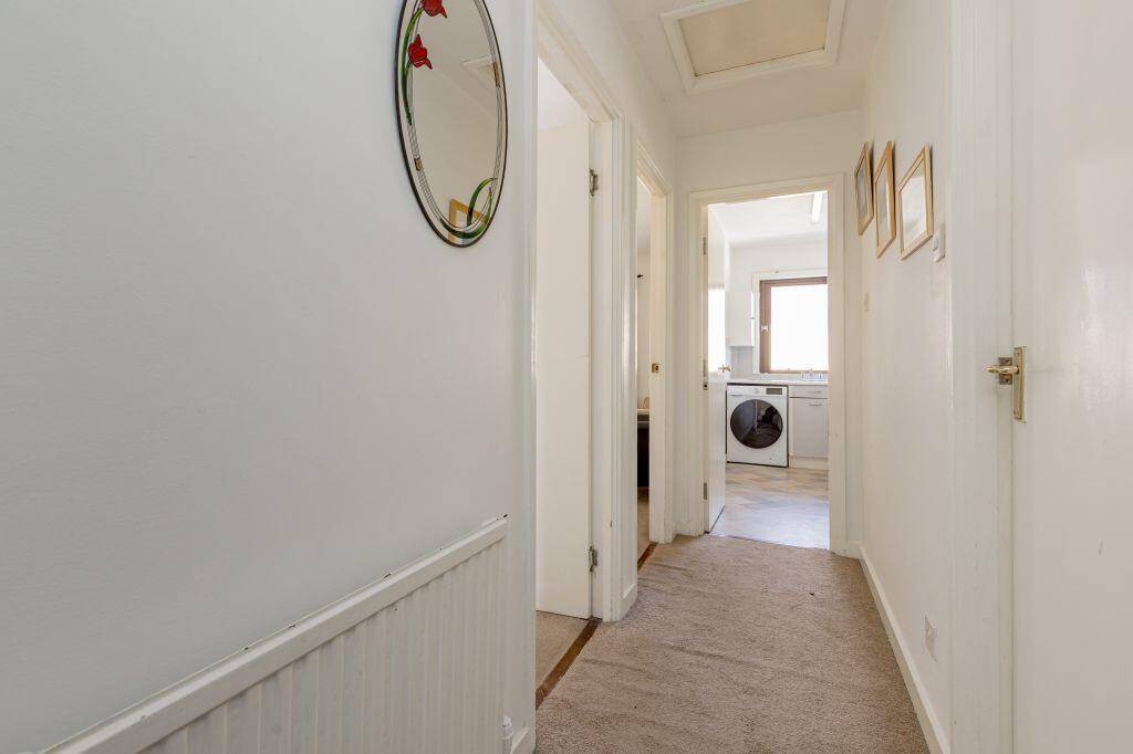 Apartment in Edinburgh, Southside - View 4