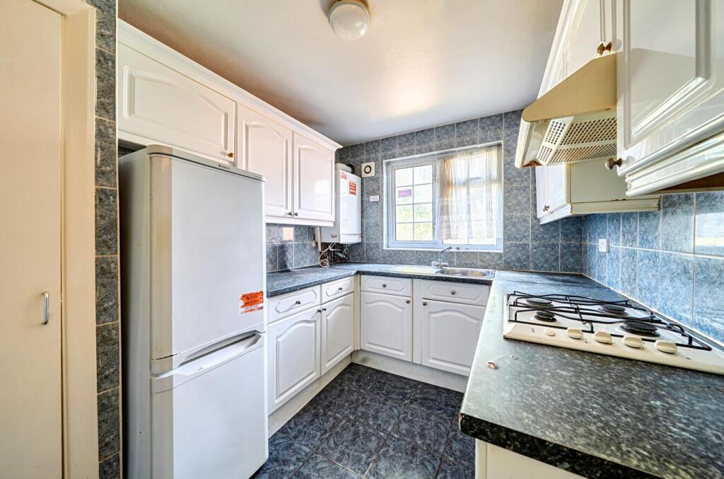 Apartment in Harrow - View 4