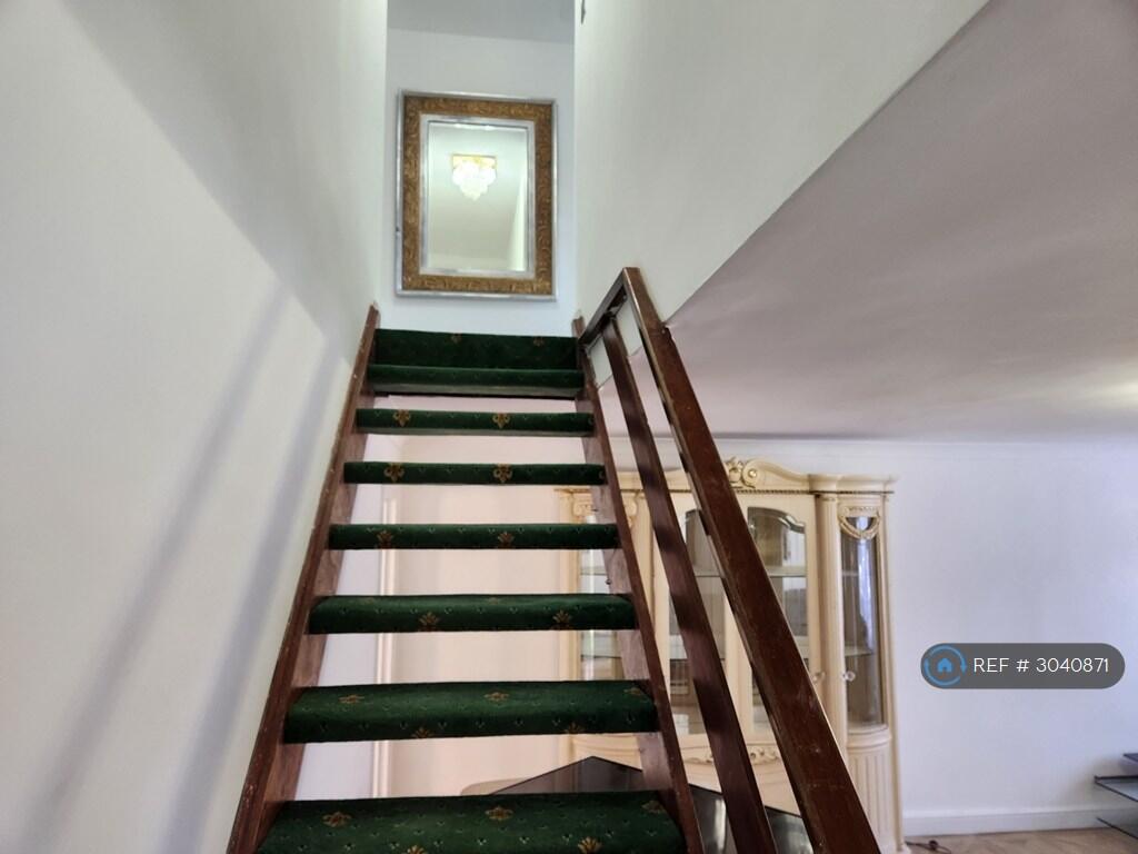 House in Southall - View 5