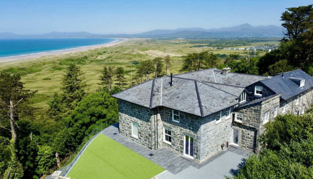 Main image of property: Harlech