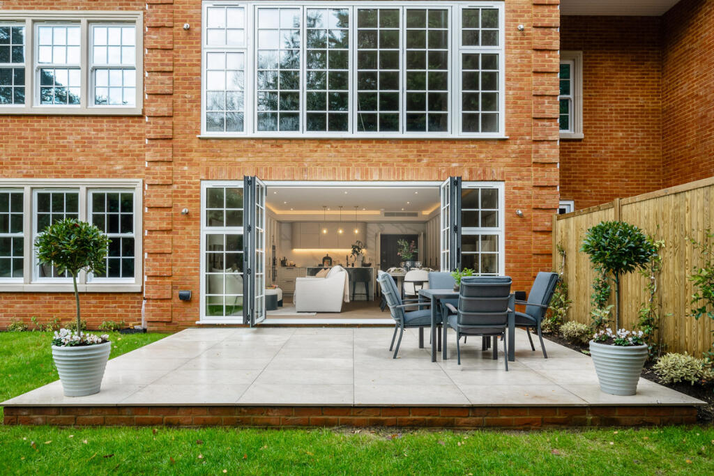 Coronation Road, Ascot, SL5 photo 4