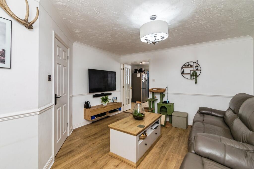 Howley Gardens, Lowestoft photo 3