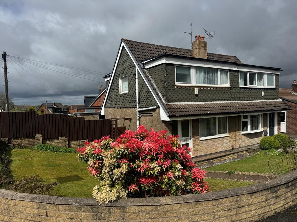3-bed semi-detached on Beechwood Drive, Blackburn, £180,000