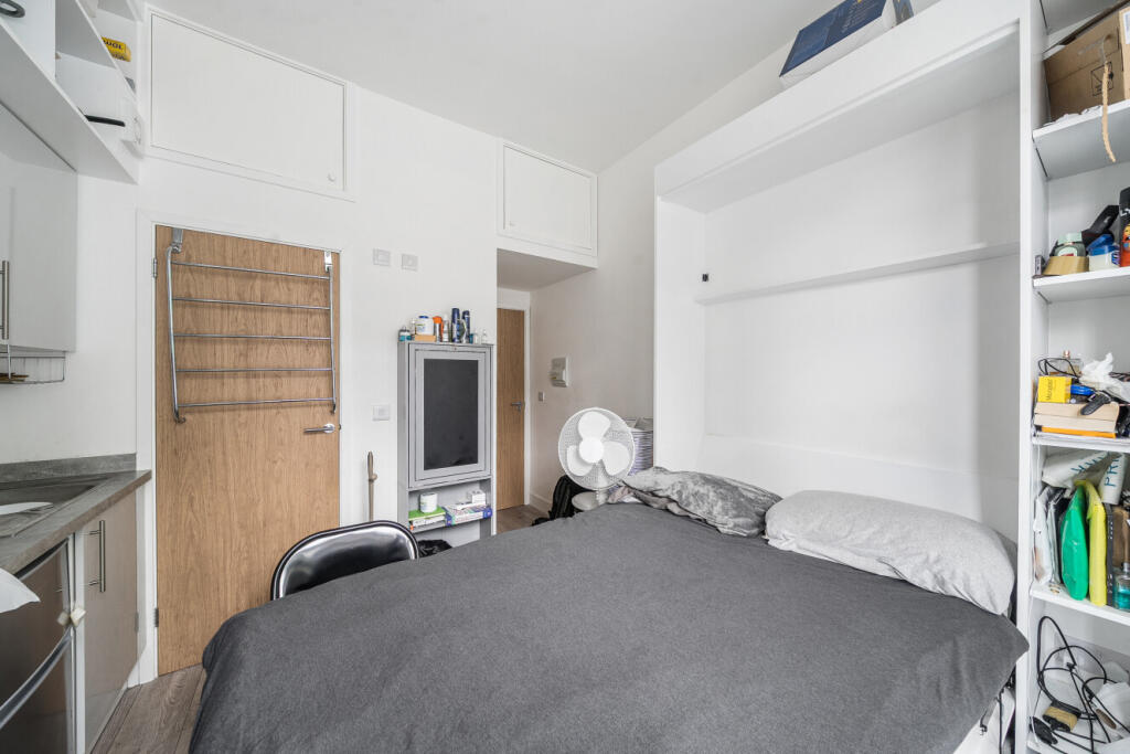 Apartment in London - View 3