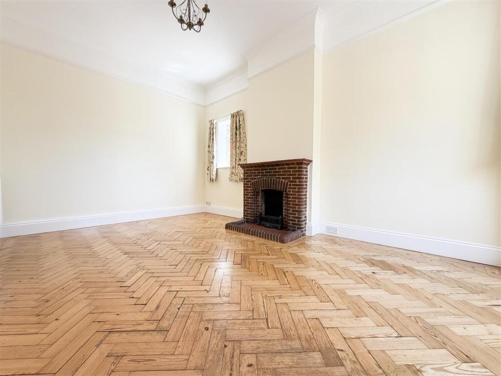 House in Eastbourne, East Sussex - View 4