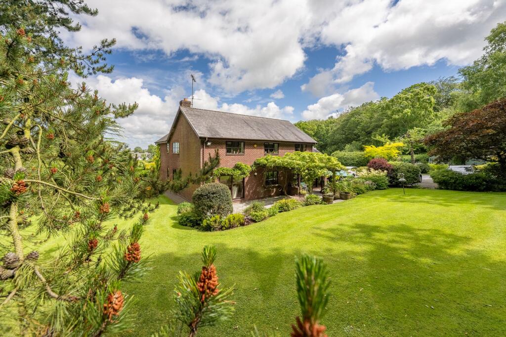 House in Pen-y-ffordd, Dobshill - View 3
