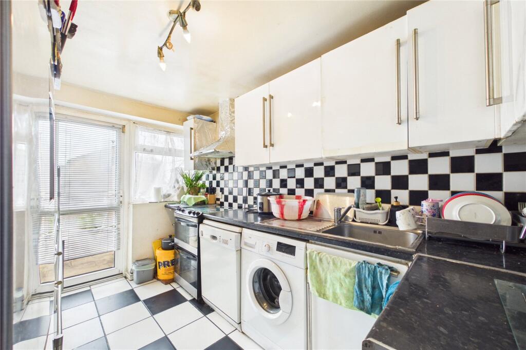 House in Basingstoke and Deane, Basingstoke - View 4