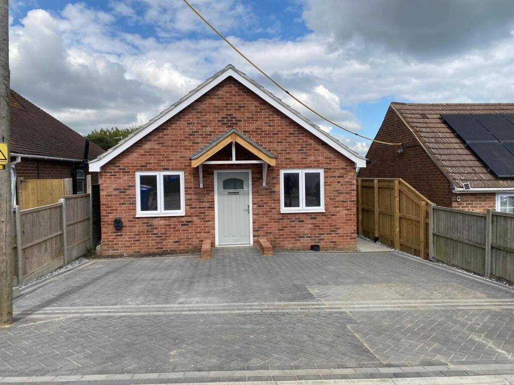 Main image of property: 32 Princes Avenue, Minster, SHEERNESS